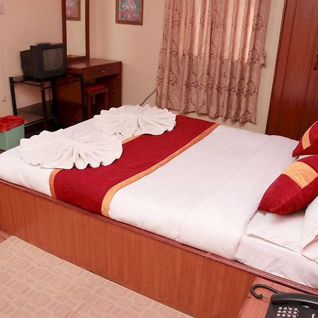 Shree Tibet Family Guest House Катманду Экстерьер фото