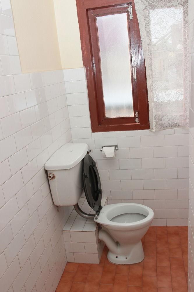 Shree Tibet Family Guest House Катманду Экстерьер фото