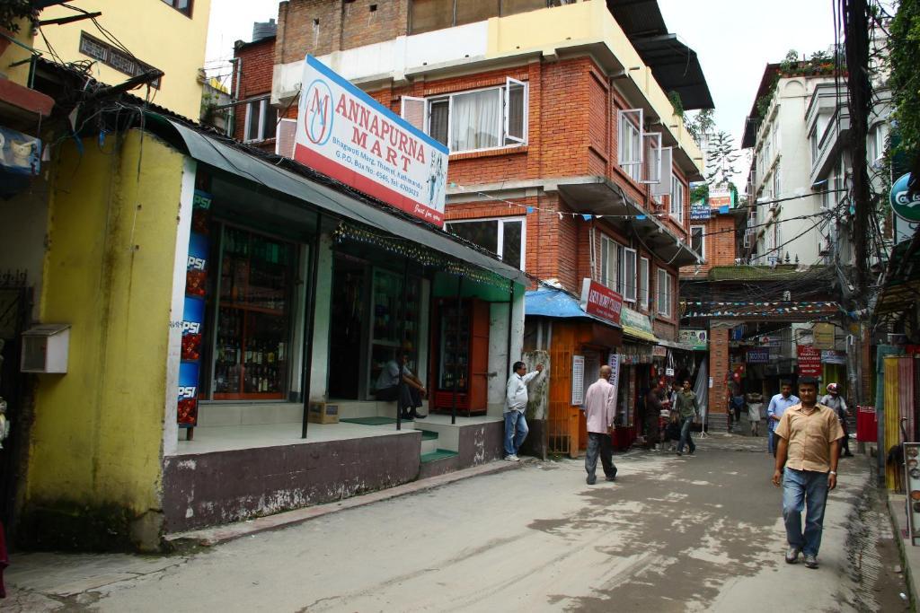 Shree Tibet Family Guest House Катманду Экстерьер фото