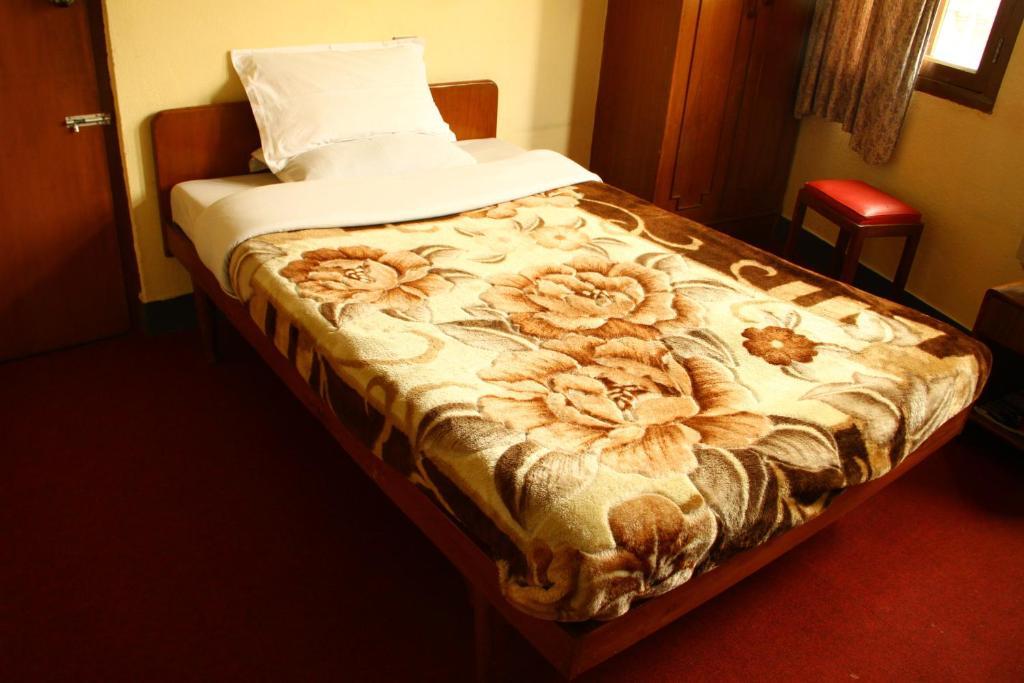 Shree Tibet Family Guest House Катманду Номер фото