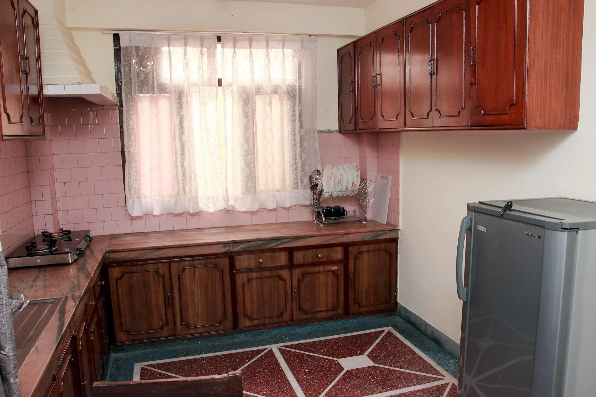 Shree Tibet Family Guest House Катманду Экстерьер фото
