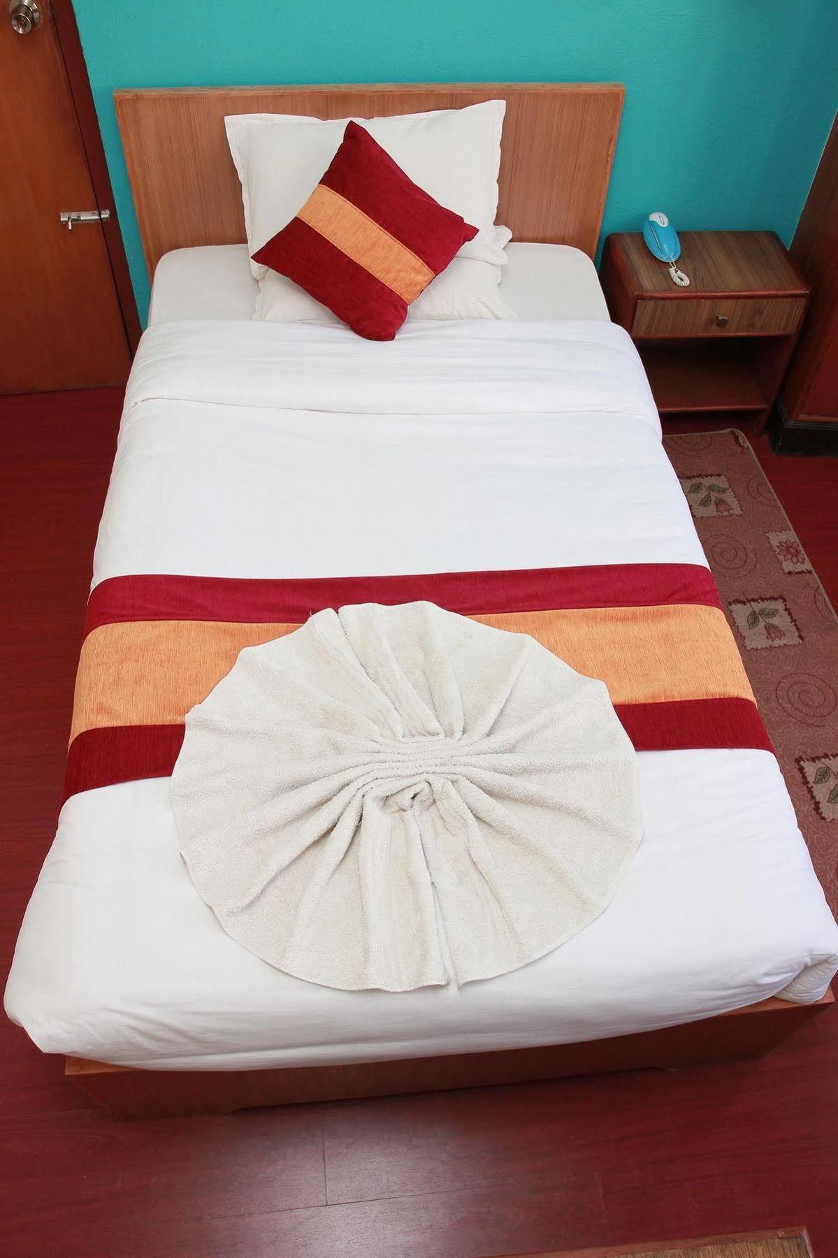 Shree Tibet Family Guest House Катманду Экстерьер фото