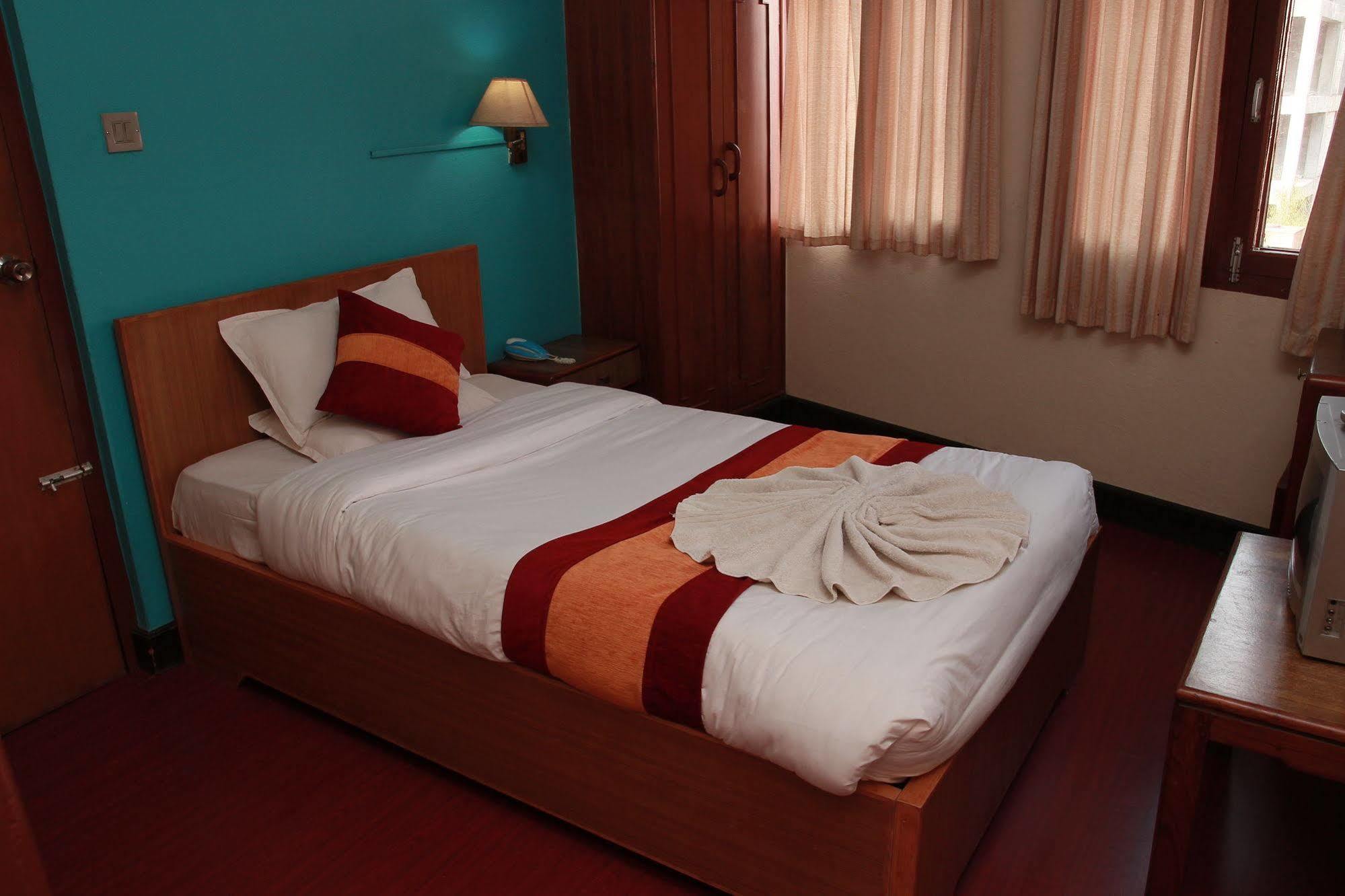 Shree Tibet Family Guest House Катманду Экстерьер фото