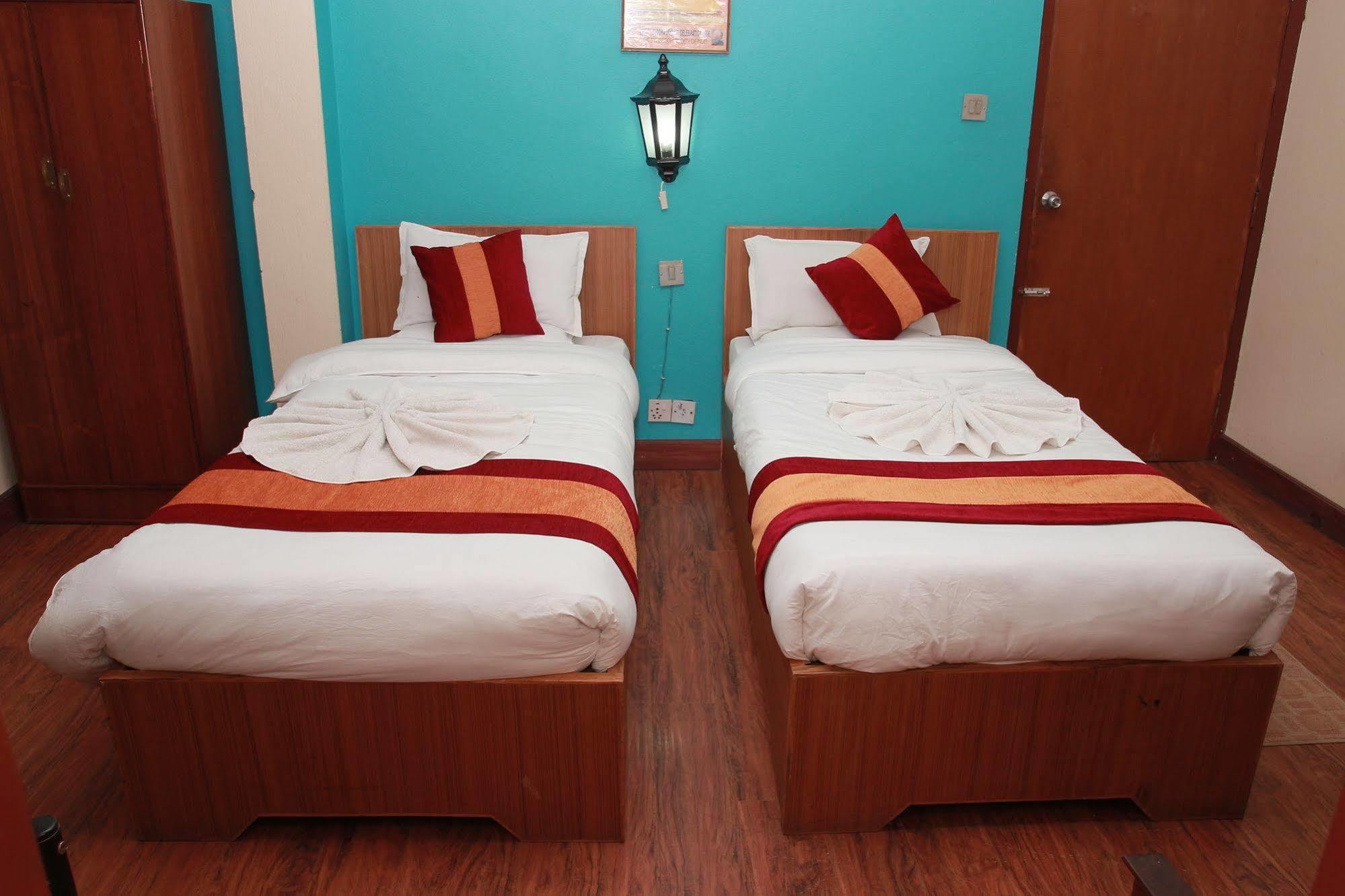 Shree Tibet Family Guest House Катманду Экстерьер фото