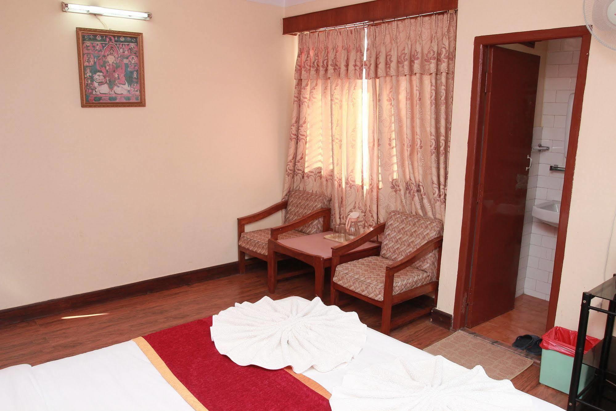 Shree Tibet Family Guest House Катманду Экстерьер фото