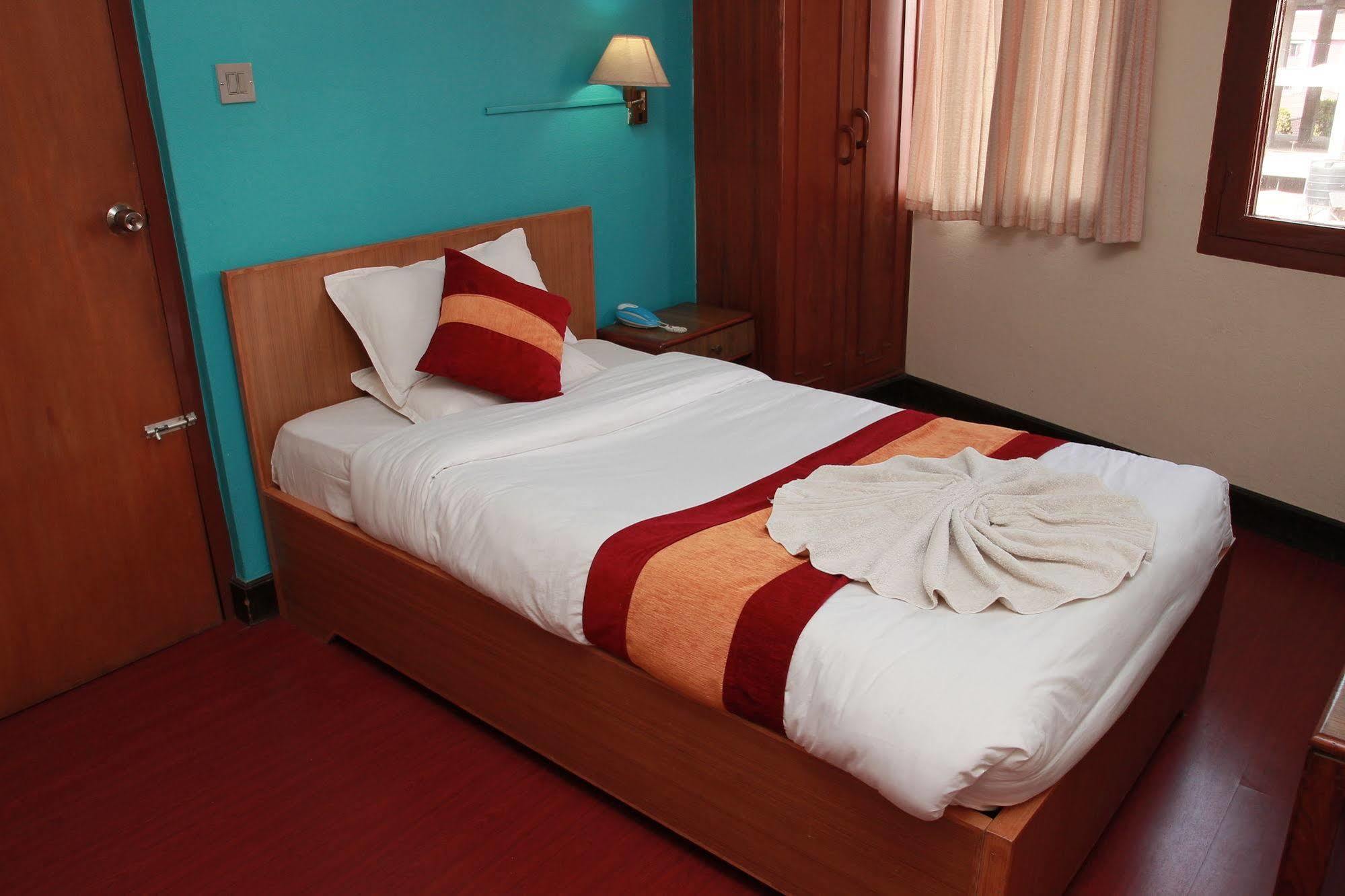Shree Tibet Family Guest House Катманду Экстерьер фото