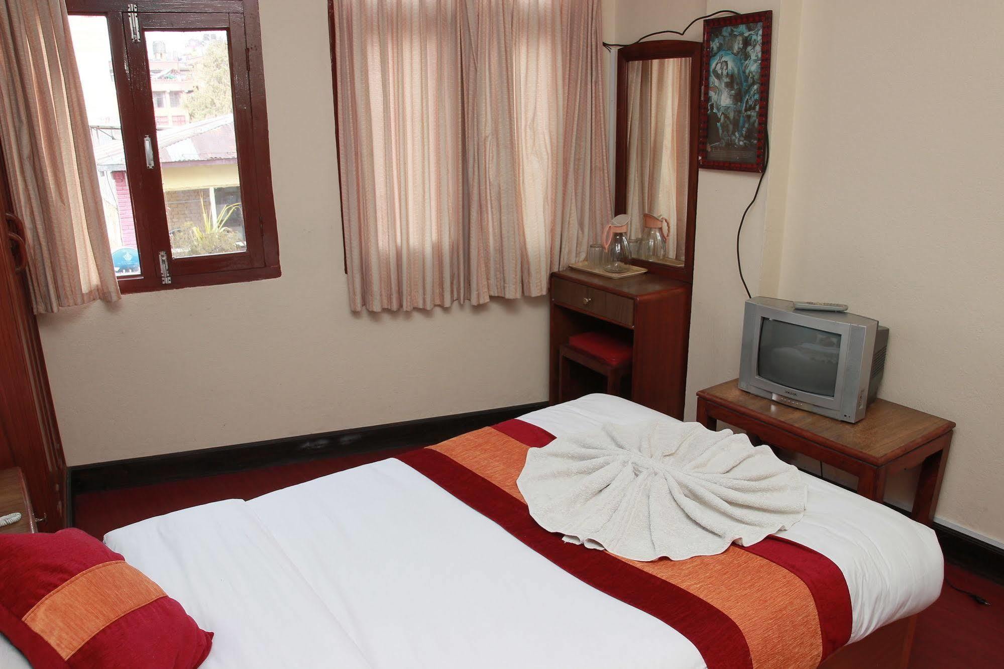 Shree Tibet Family Guest House Катманду Экстерьер фото