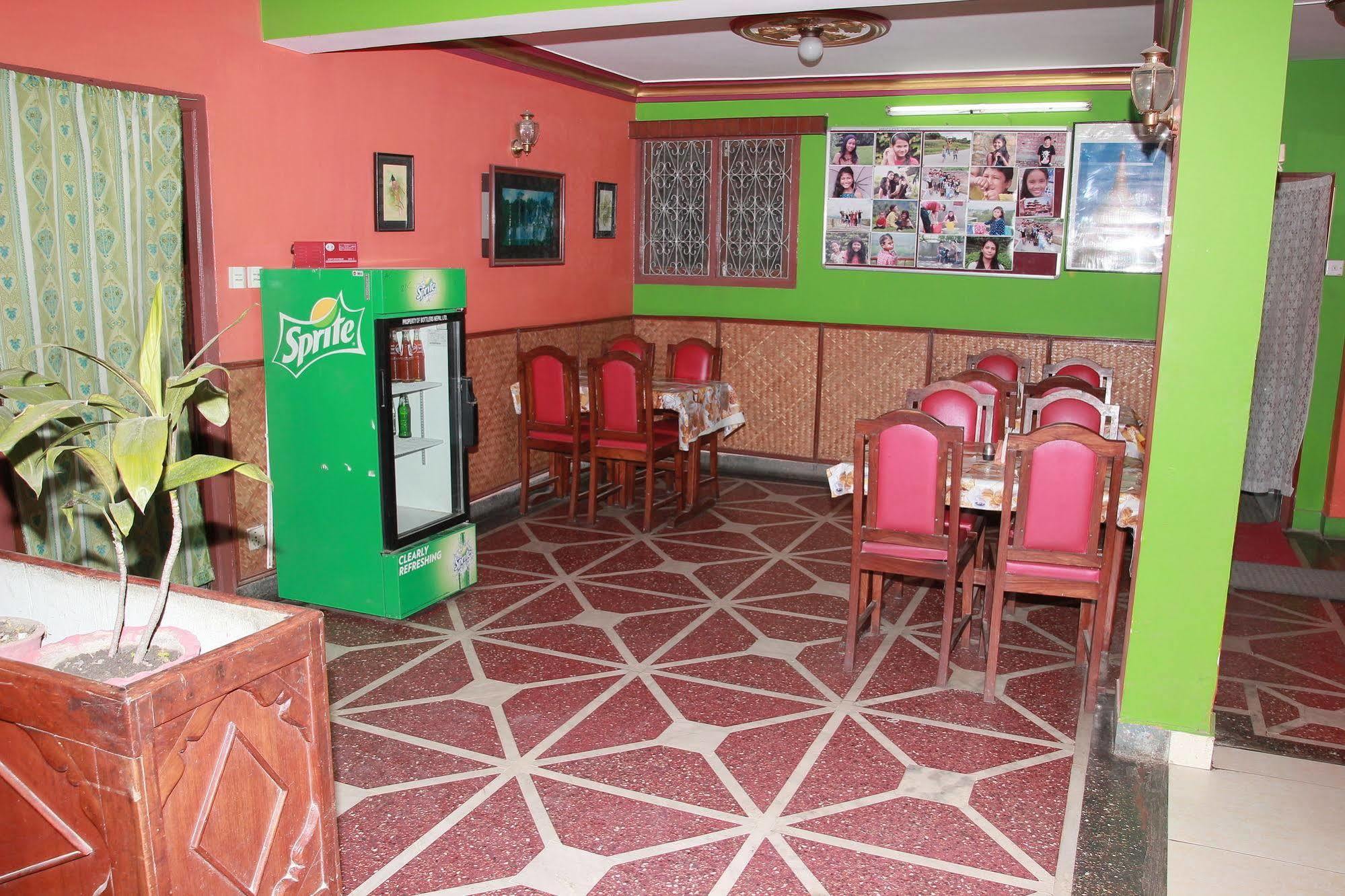 Shree Tibet Family Guest House Катманду Экстерьер фото