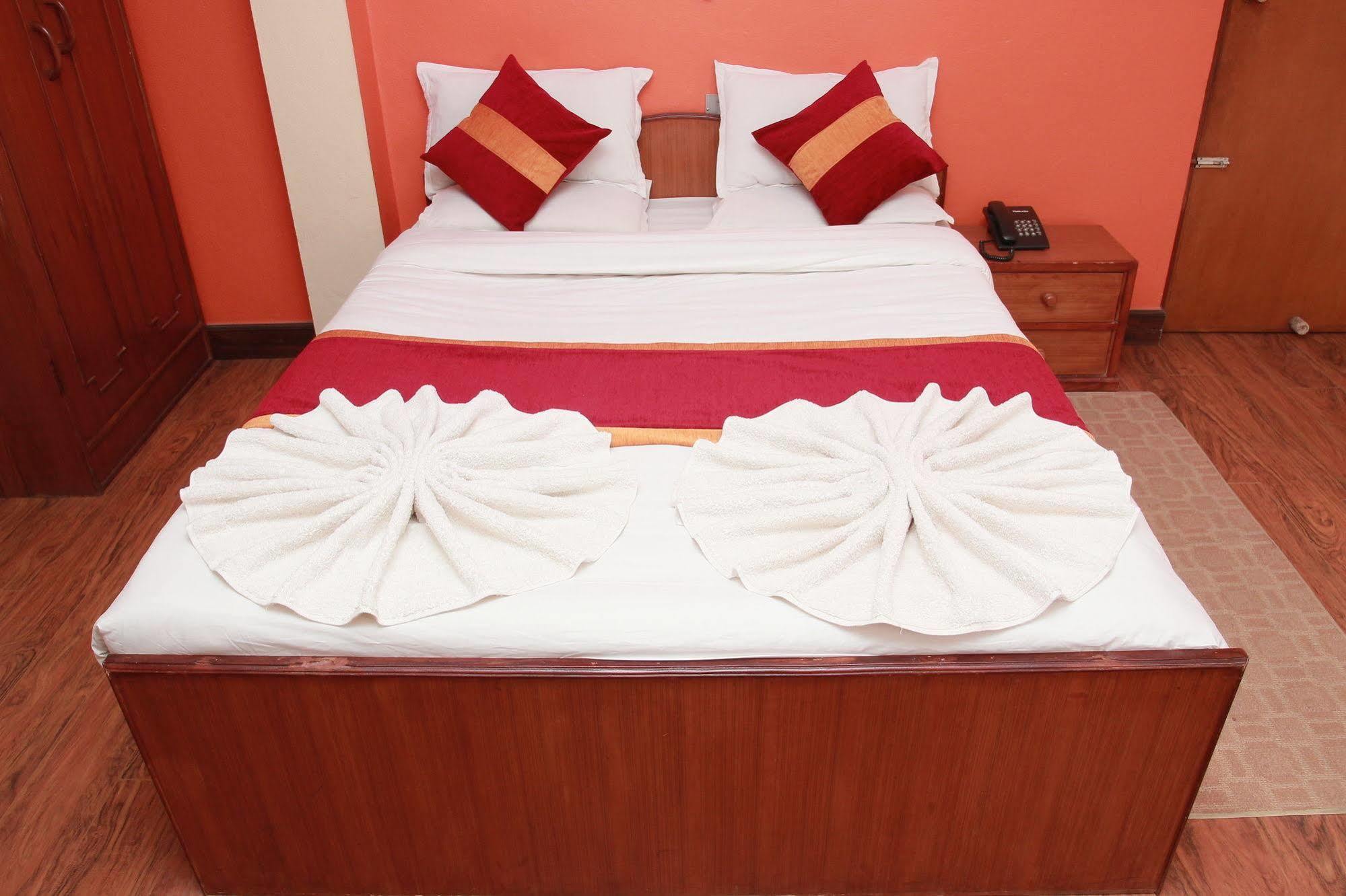 Shree Tibet Family Guest House Катманду Экстерьер фото