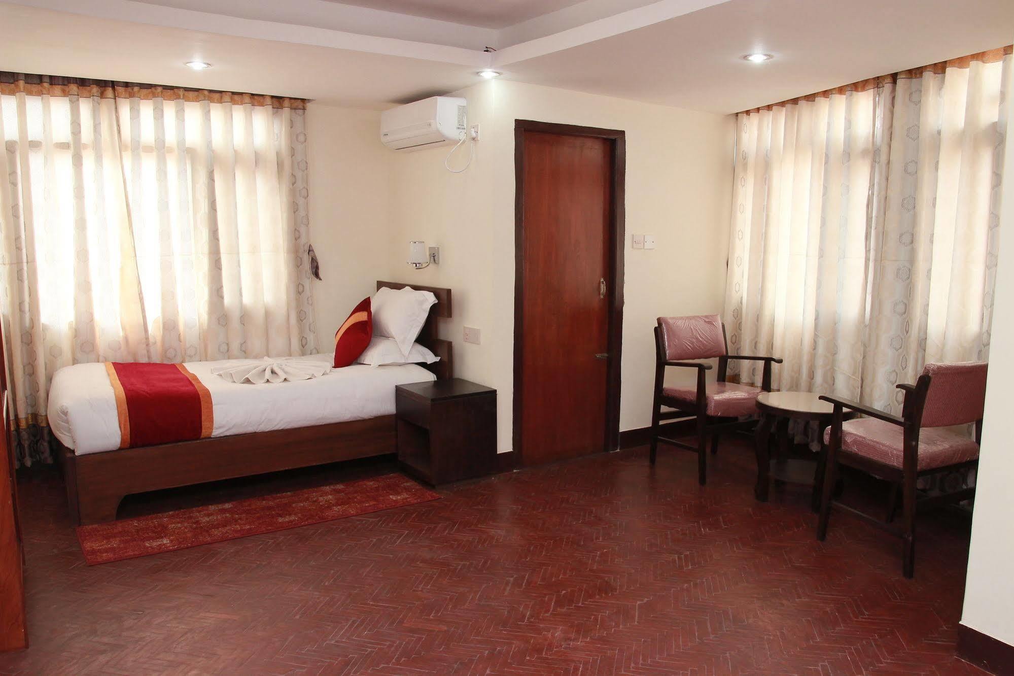 Shree Tibet Family Guest House Катманду Экстерьер фото
