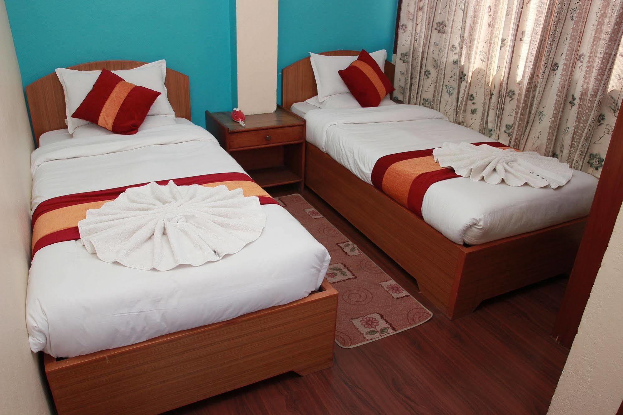 Shree Tibet Family Guest House Катманду Экстерьер фото