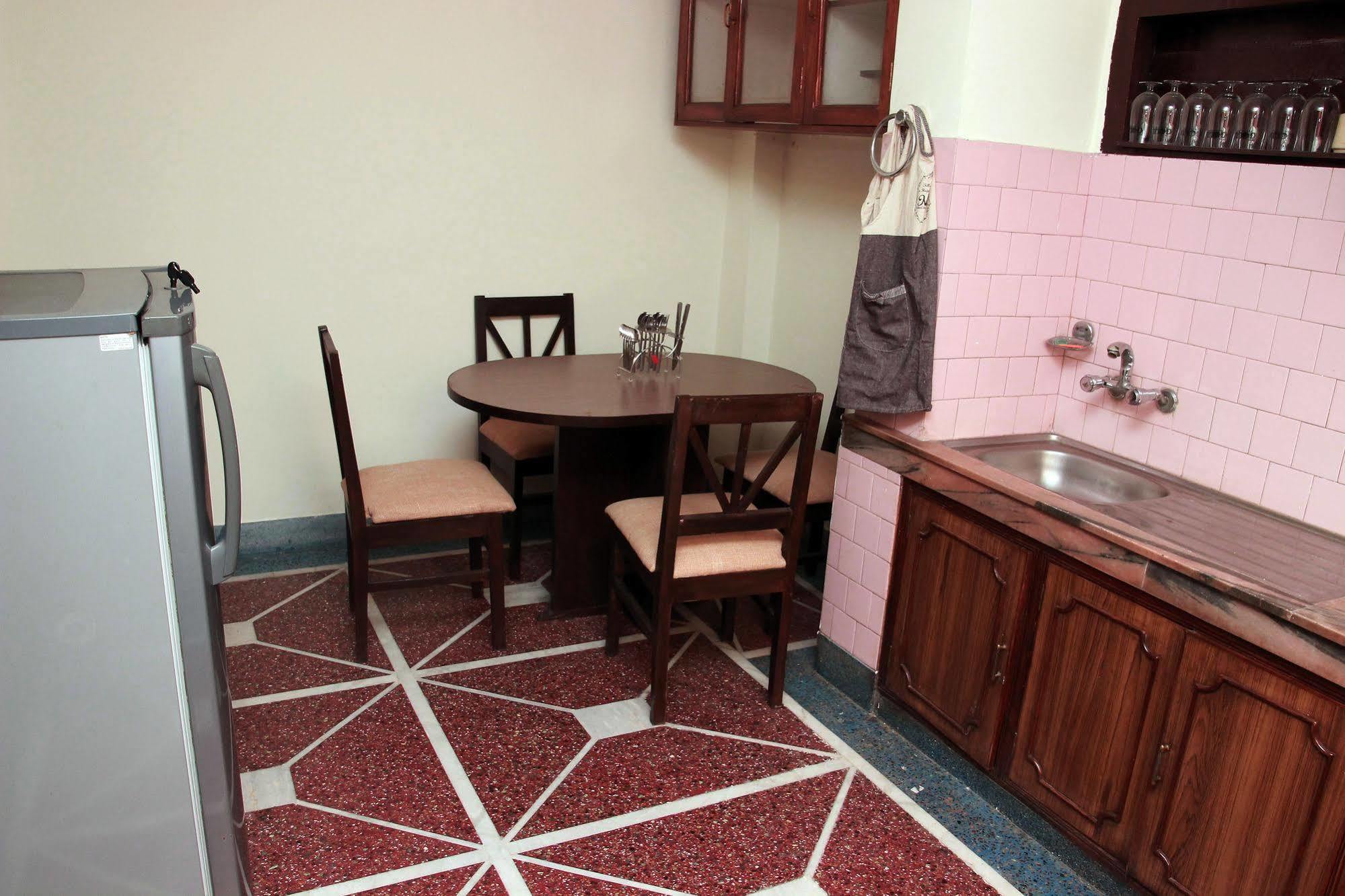 Shree Tibet Family Guest House Катманду Экстерьер фото